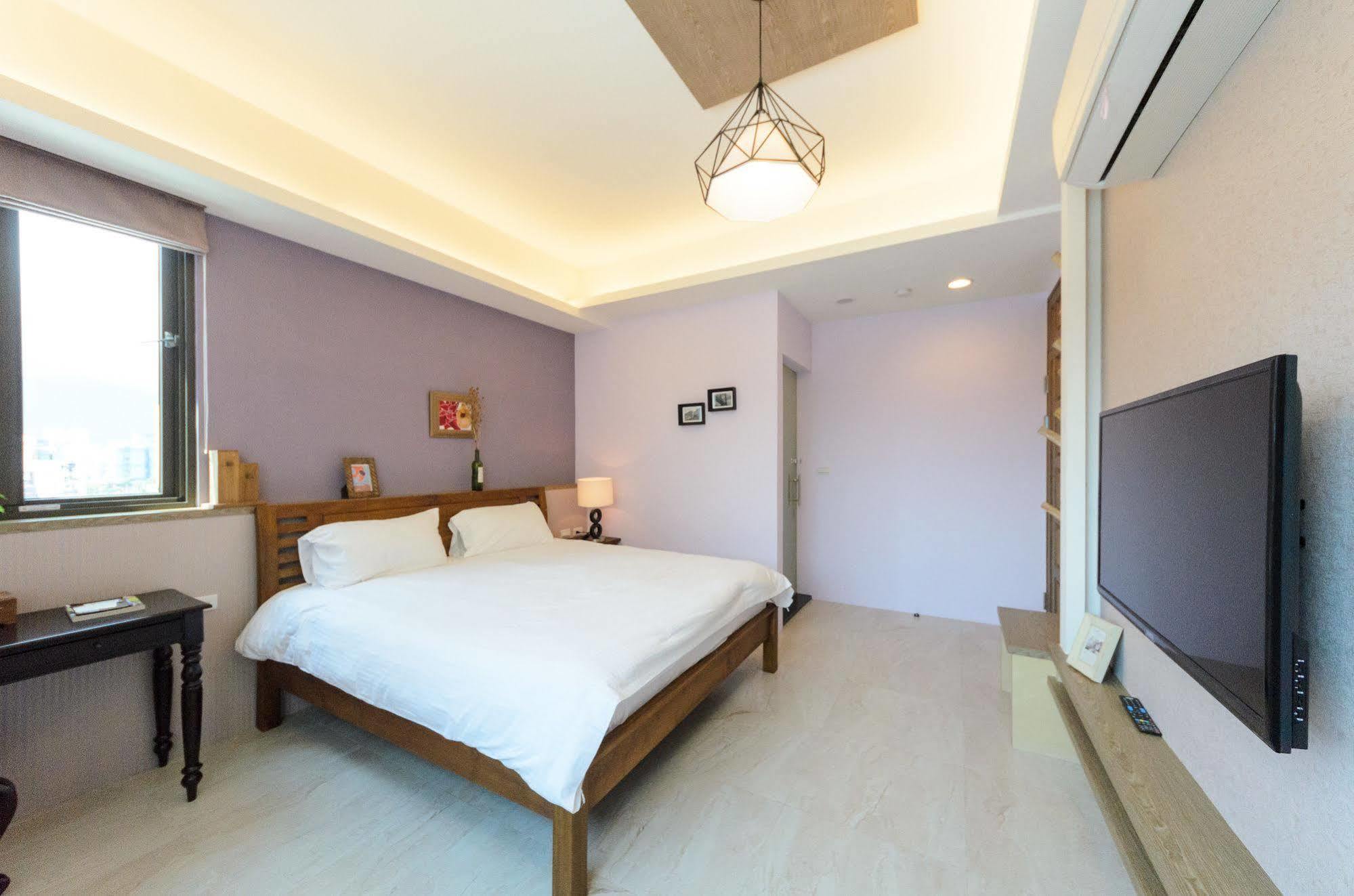 Jhongshan Building Bed And Breakfast Hualien Exterior foto