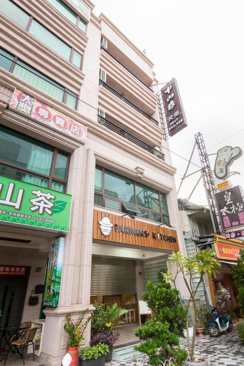 Jhongshan Building Bed And Breakfast Hualien Exterior foto