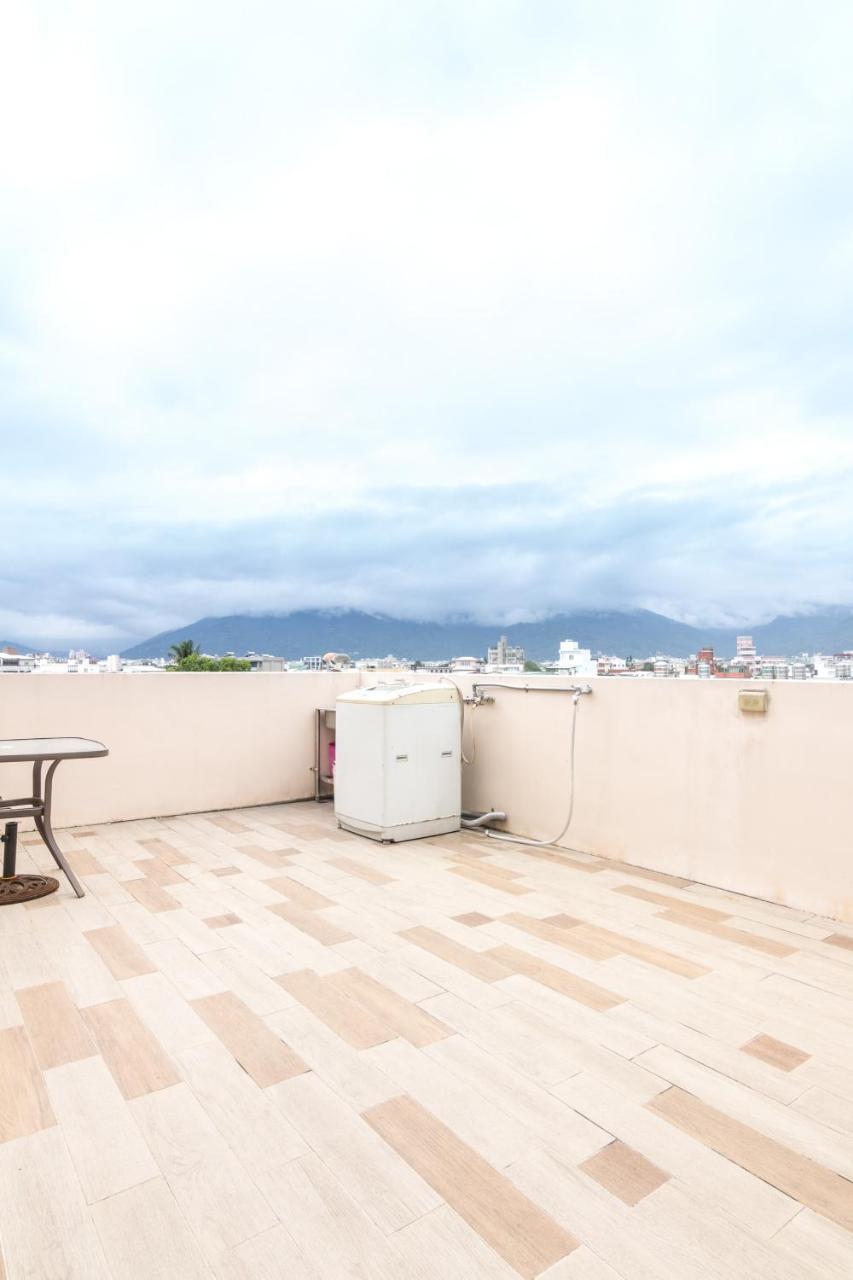 Jhongshan Building Bed And Breakfast Hualien Exterior foto
