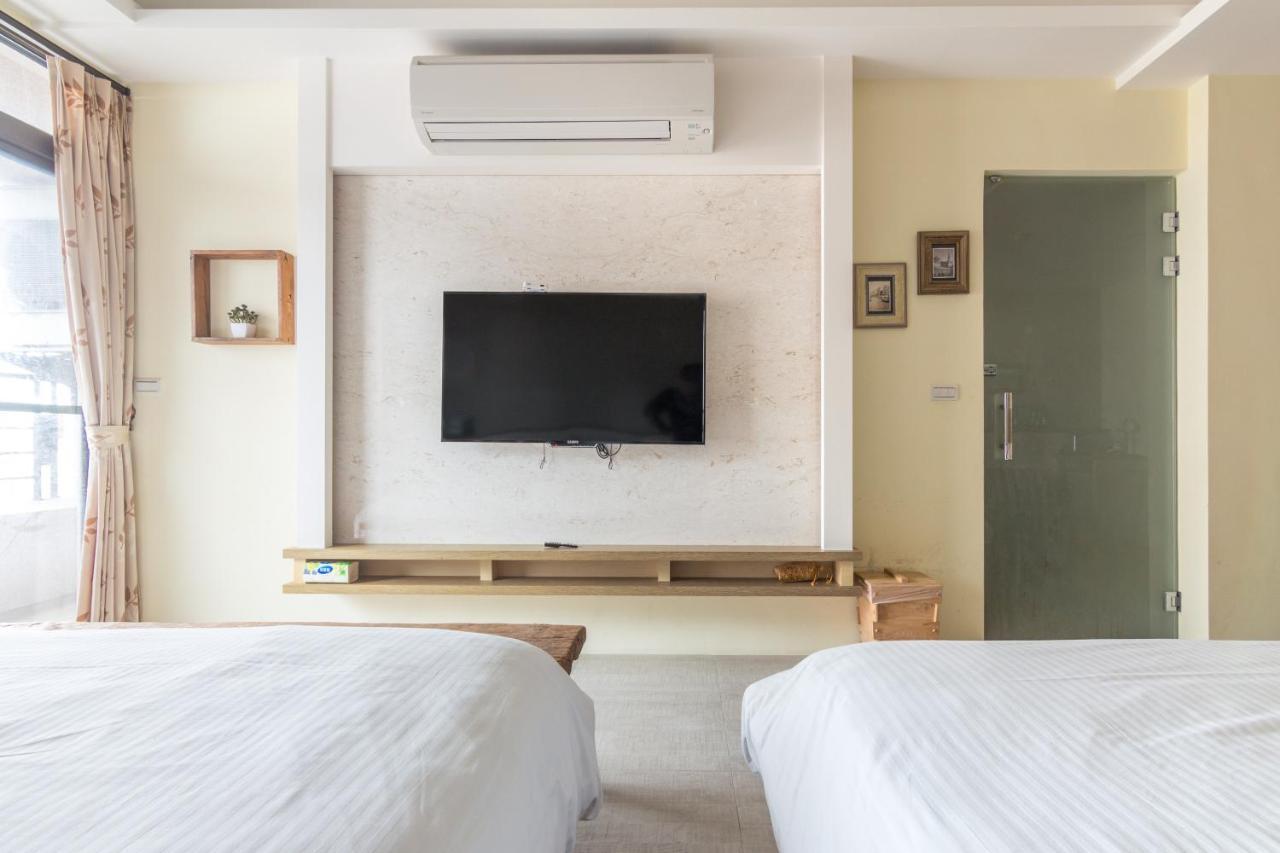 Jhongshan Building Bed And Breakfast Hualien Exterior foto